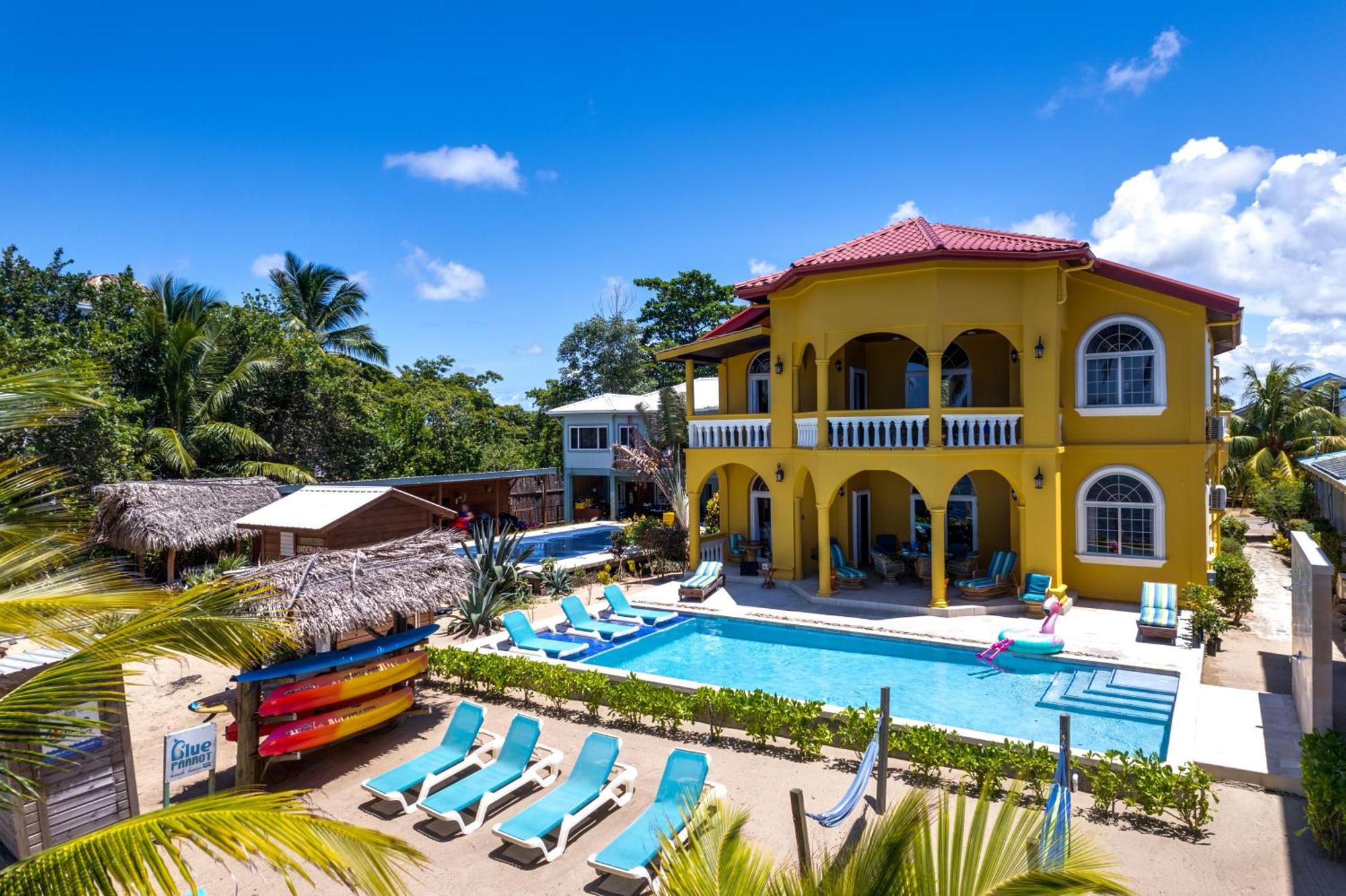 هوبكنز Blue Parrot Beach House And Villas المظهر الخارجي الصورة
