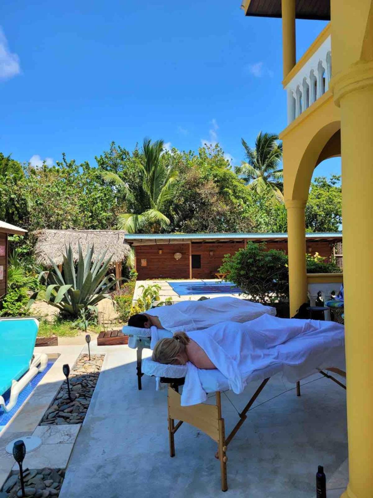هوبكنز Blue Parrot Beach House And Villas المظهر الخارجي الصورة