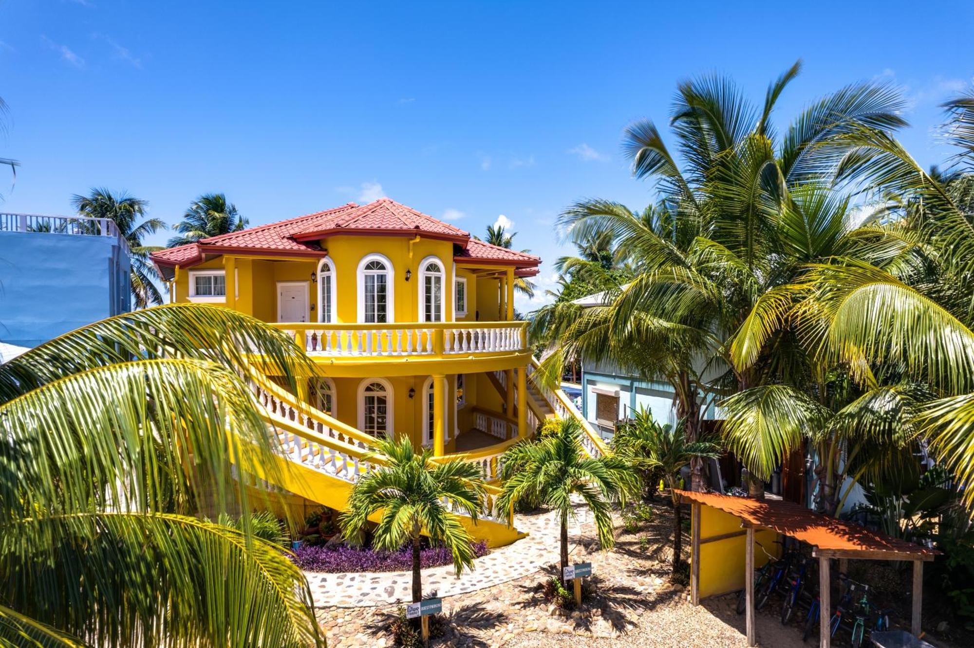 هوبكنز Blue Parrot Beach House And Villas المظهر الخارجي الصورة
